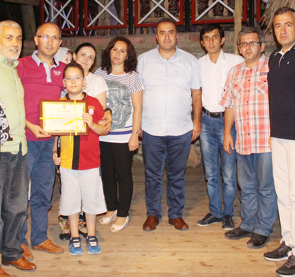 Değirmenboğazı Metropol Restaurant'ta  Akpınar ailesi onuruna verilen  akşam yemeğini BGC yönetim kurulu üyeleri katıldı.